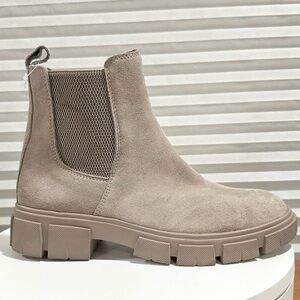 🌸BLONDO🌸 Para Waterproof Booties Size: 7M